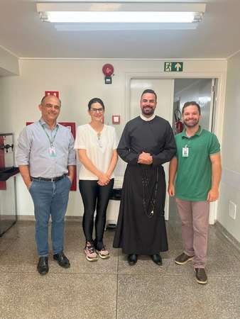 Left or right whatsapp image 2026 02 06 at 08.42.17